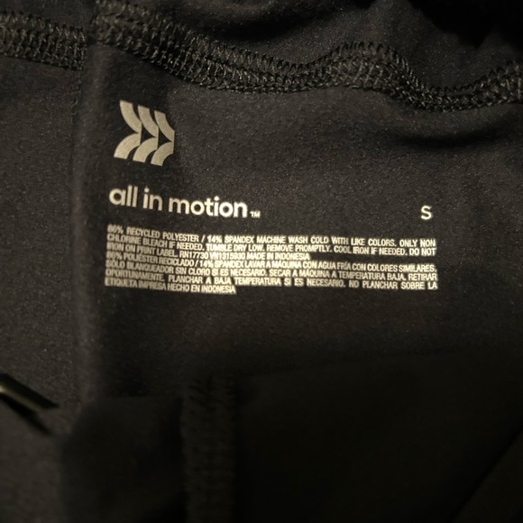 All in Motion Men’s 9” Soft Stretch Shorts Black Side Small Side Pockets NWT - Picture 6 of 11